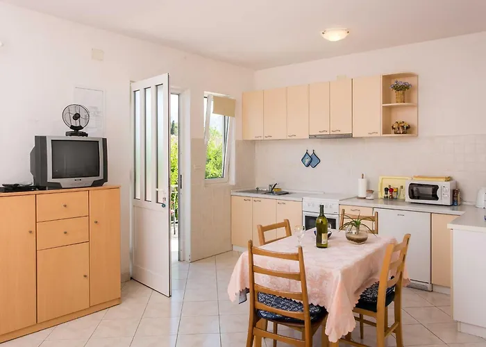 Miljan Popovic - With Terrace * Cavtat